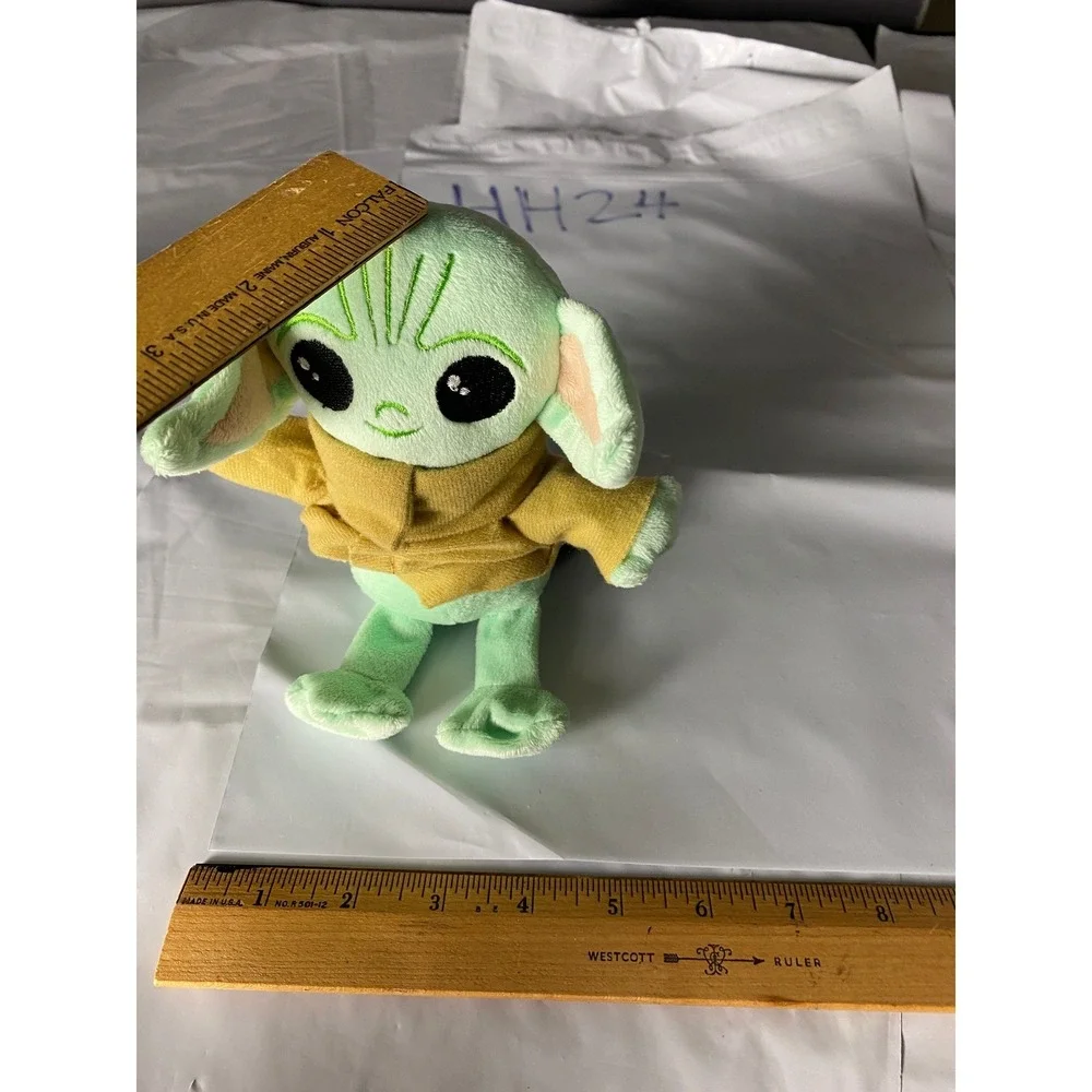 Star Wars The Mandalorian Grogu Baby Yoda Plush Stuffed Animal‎ 8 Inch Green Tan